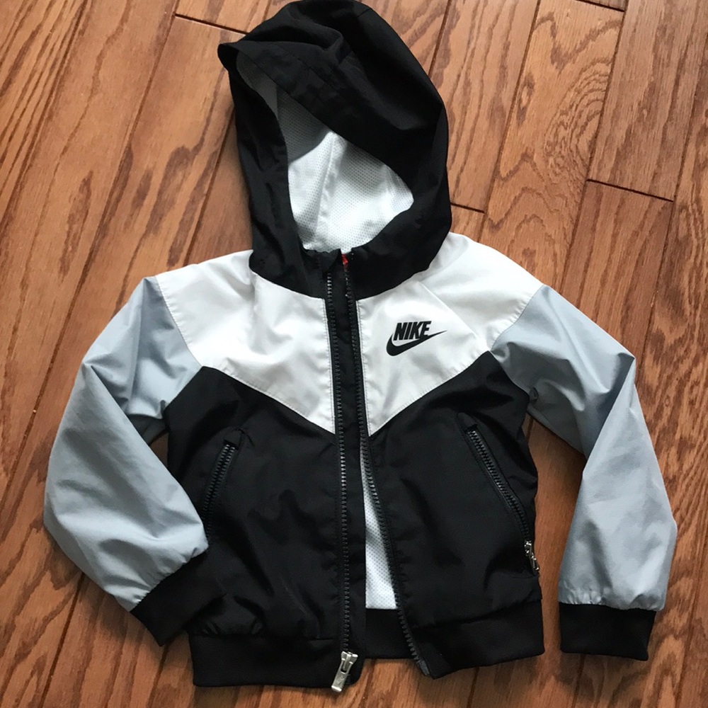 Toddler boy 2t Nike zip up jacket.